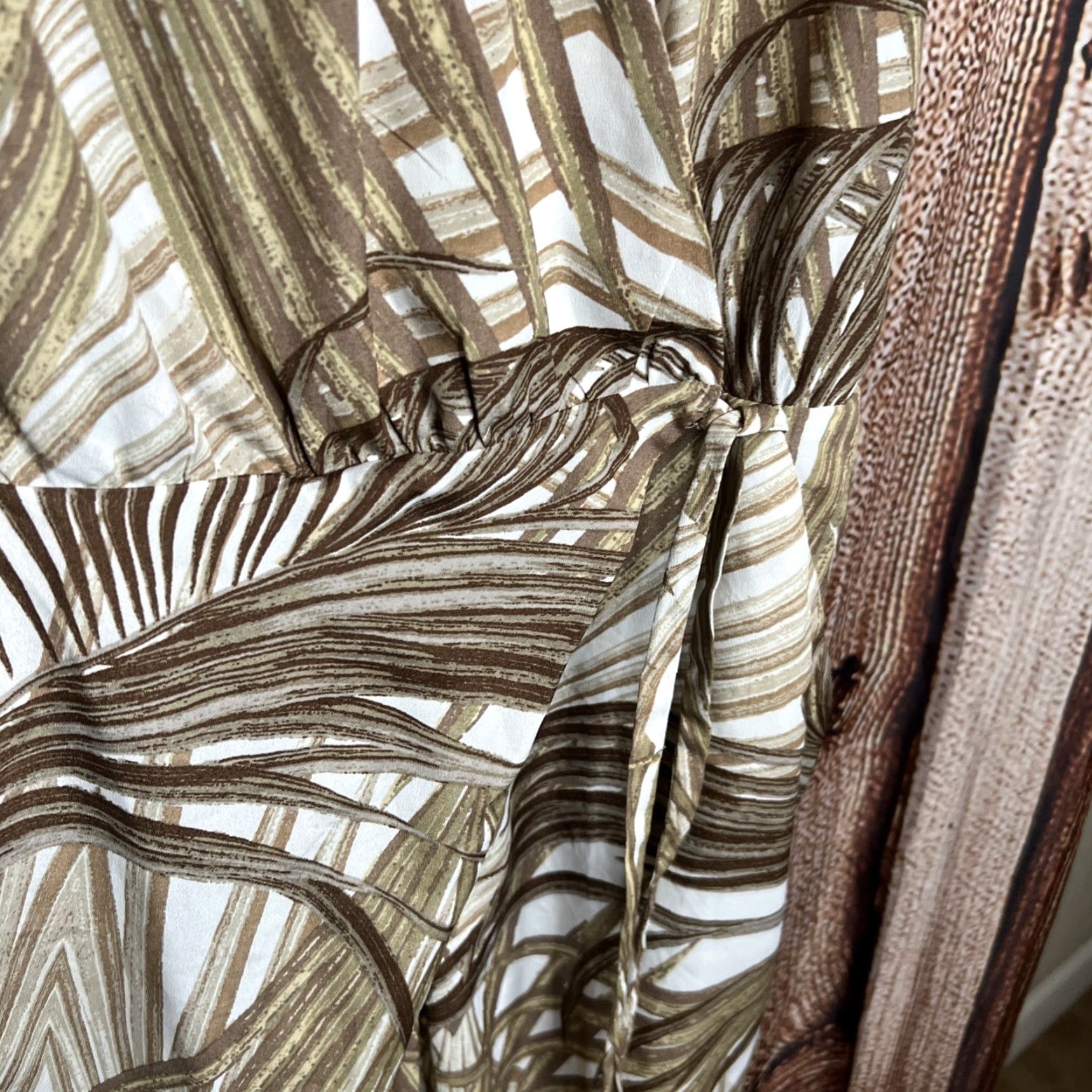 Vintage New York & Company Jumpsuit Palm Print Beige V-Neck Sz 16 Women Size 38" / US 16 / IT 52 - 3 Thumbnail