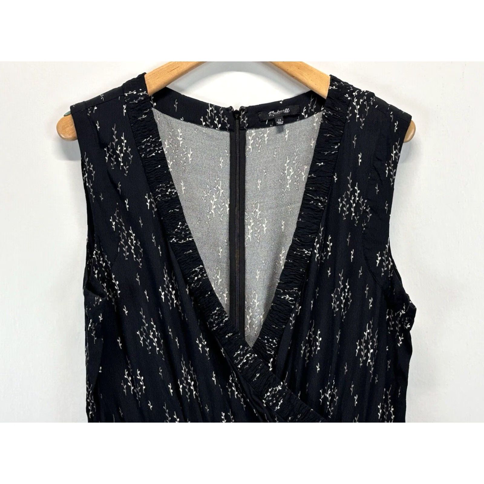 Madewell Madewell Floral Crop Wide Leg Jumpsuit Women's Black V-Neck Sleeveless Size 36" / US 14 / IT 50 - 3 Thumbnail