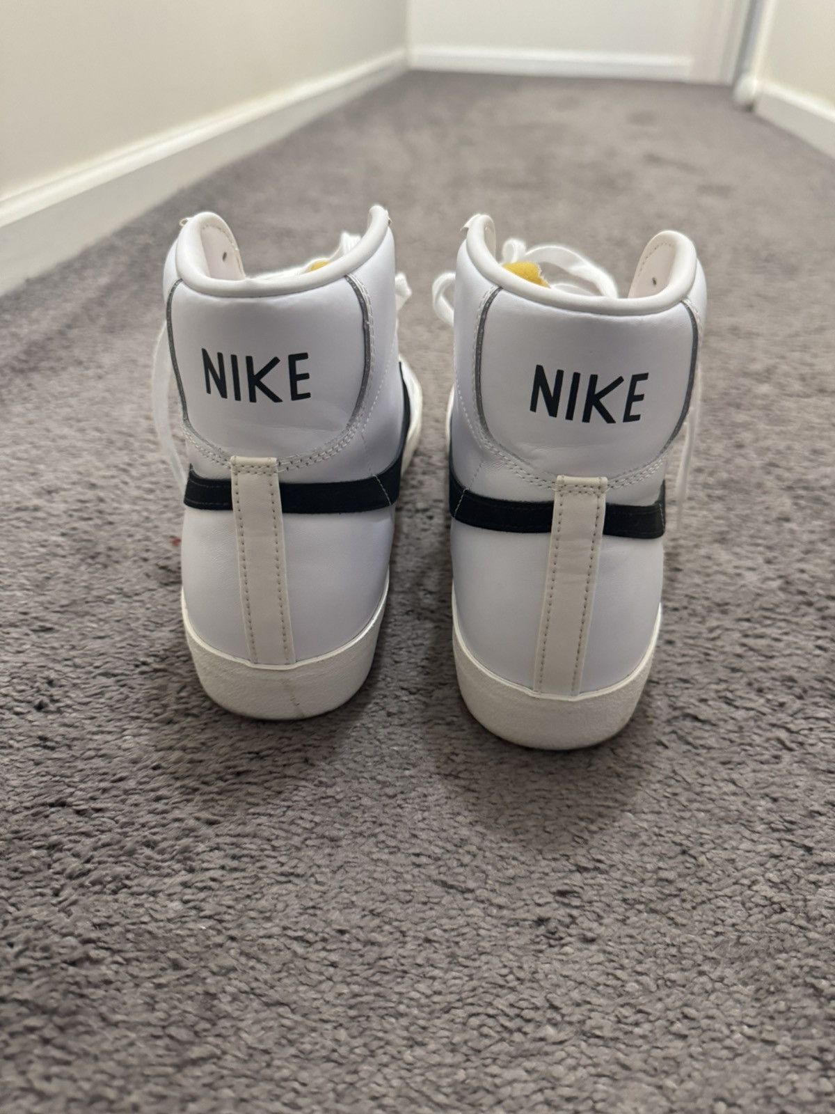 Nike Nik Blazer Mid ‘77 Vintage ‘White Black’ Size US 12 / EU 45 - 4 Thumbnail