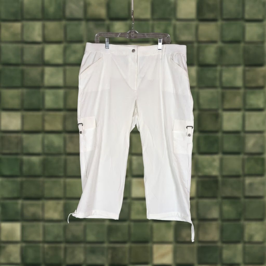 Vintage Chico's Zenergy Neema Dylan Cargo Crop Pants Size 3 Regular White Beach Womens Size 26" / US 2 / IT 38 - 1 Thumbnail