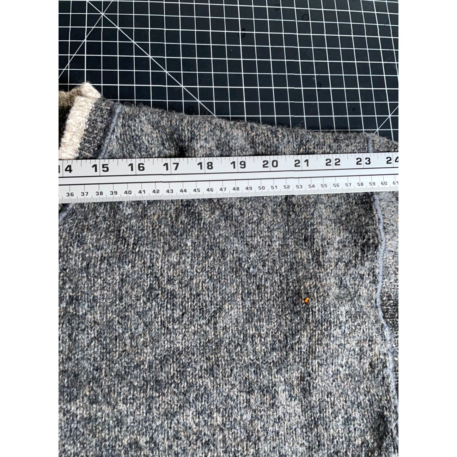 Vintage Woolrich Wool Blend Sweater Men's Large Charcoal Gray Crewneck Midweight Sweater Size US L / EU 52-54 / 3 - 7 Thumbnail
