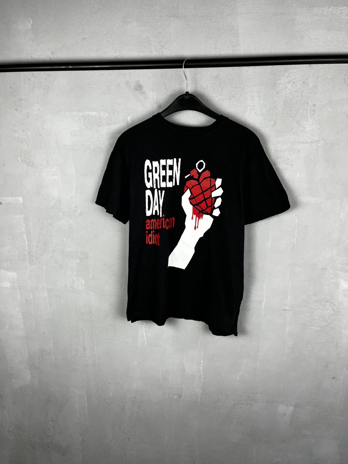 Band Tees Vintage Green Day American Idiot Distressed Band Tee Size US S / EU 44-46 / 1 - 4 Thumbnail