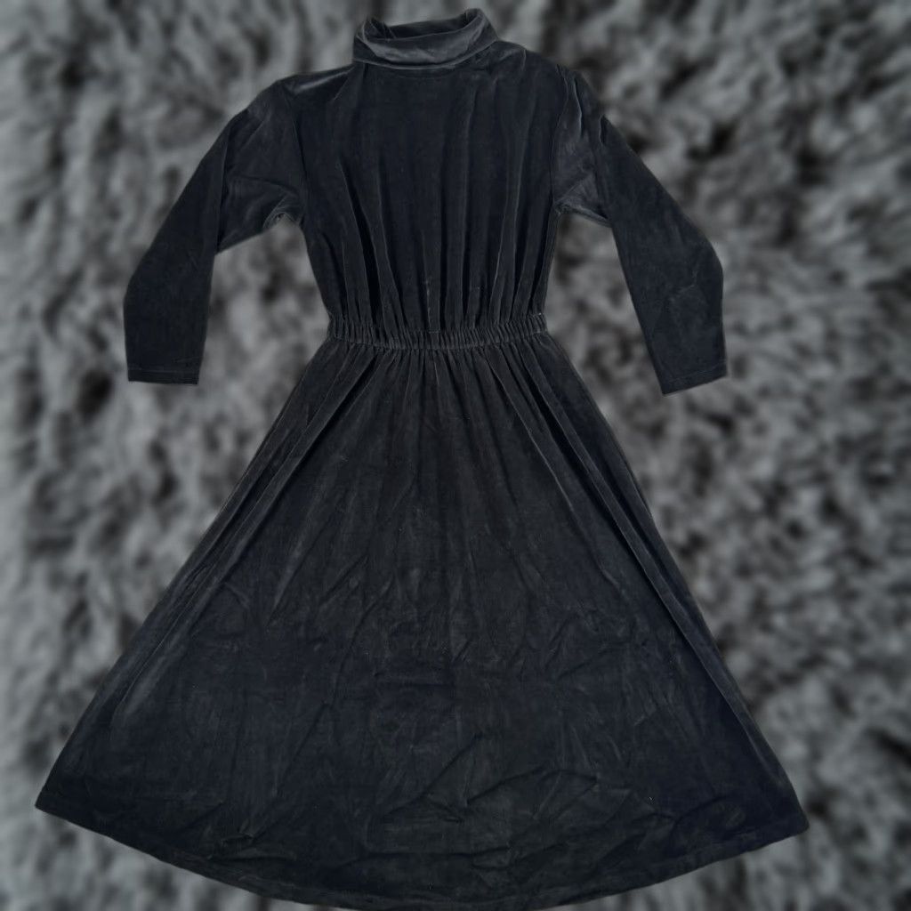 Velour VINTAGE FADS Velour Dress A-Line Midi Long Sleeve Turtleneck Black PS Petite Women 90s Goth Witchy Vamp Dark Romantic Dress Size S / US 4 / IT 40 - 1 Thumbnail