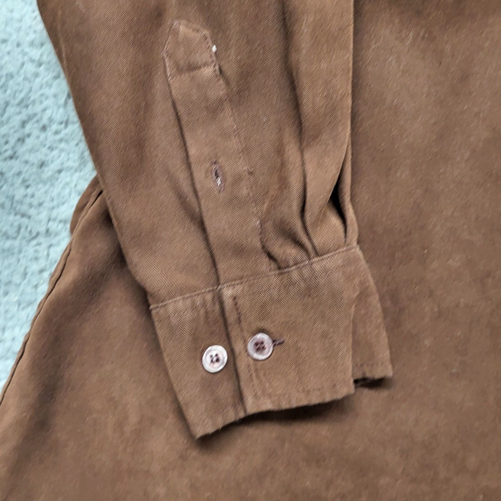 Disney VINTAGE Disney Pooh Bear Shirt Women's 1X Button-Up "Bee Friends" Women Casual Long Sleeve Embroidered Pooh Theme Brown Size XL / US 12-14 / IT 48-50 - 6 Thumbnail