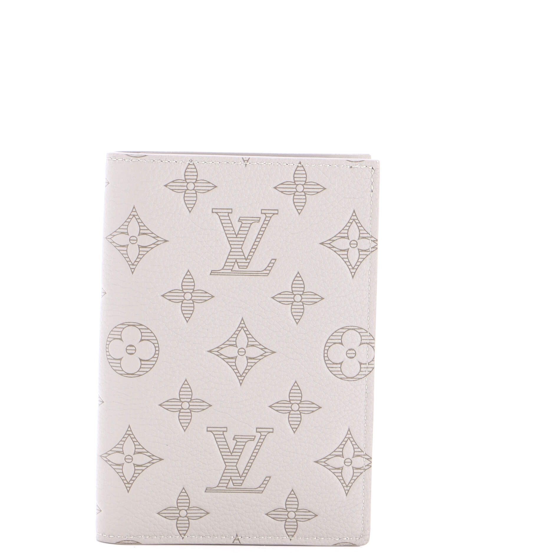 Louis Vuitton Passport Cover Size ONE SIZE - 1 Thumbnail