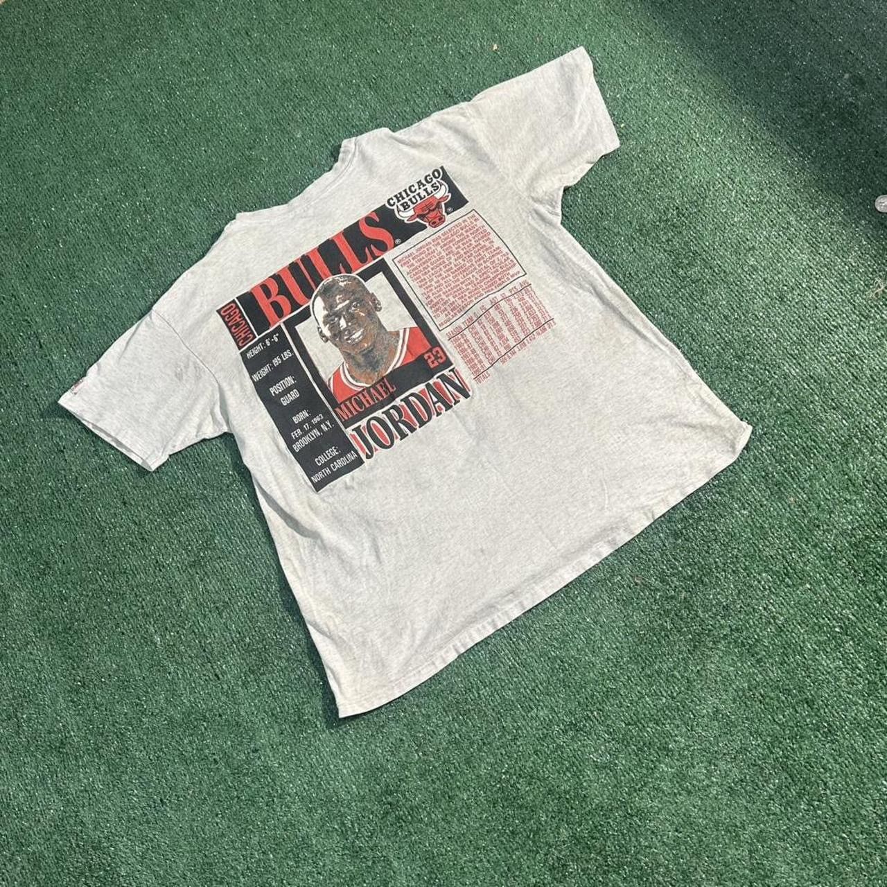 Nutmeg VINTAGE 1990S MICHAEL JORDAN NBA CHICAGO BULLS STAT-LINE T Size US L / EU 52-54 / 3 - 6 Thumbnail