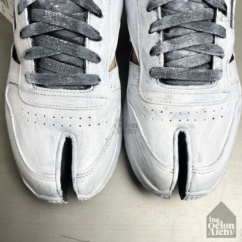 Maison Margiela × Reebok Maison Margiela x Reebok Classic Leather Tabi DQ 'Whiteout' Size US 11.5 / EU 44-45 - 9 Thumbnail
