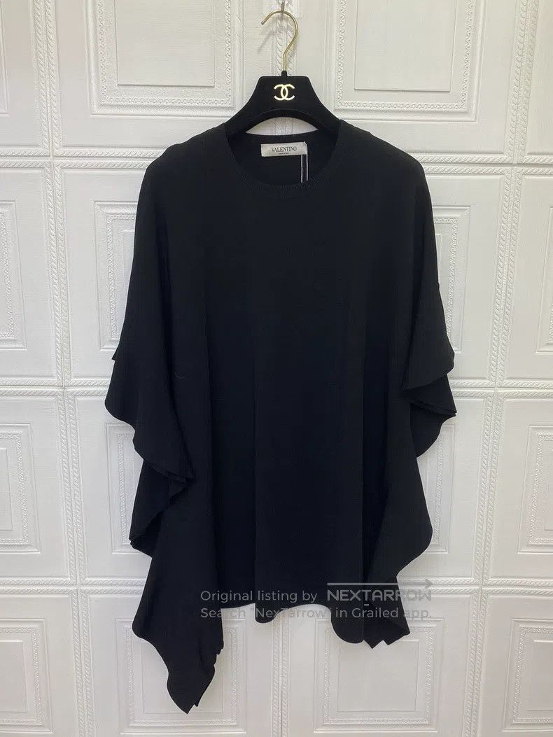 Valentino Valentino Black knitted top cape Size M / US 6-8 / IT 42-44 - 1 Thumbnail