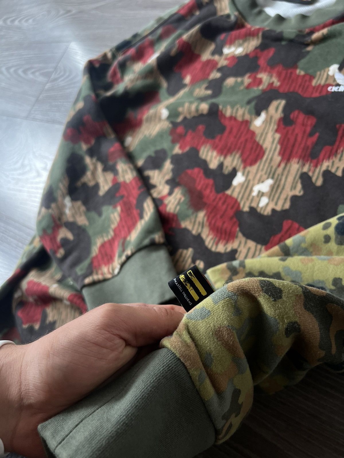 Adidas × Designer × Pharrell ‼️Archival Adidas x Pharrell Williams Hu Knit Camo Sweatshirt Size US M / EU 48-50 / 2 - 21 Thumbnail