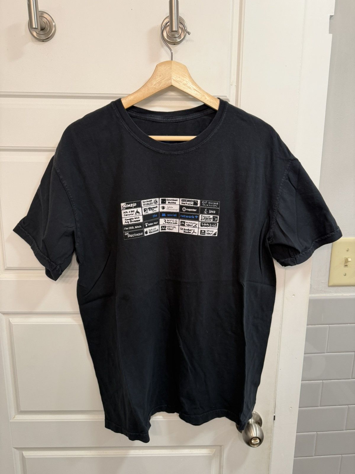Throwing Fits Throwing Fits The Social Network Movie Bootleg Tee Size L Size US L / EU 52-54 / 3 - 1 Thumbnail