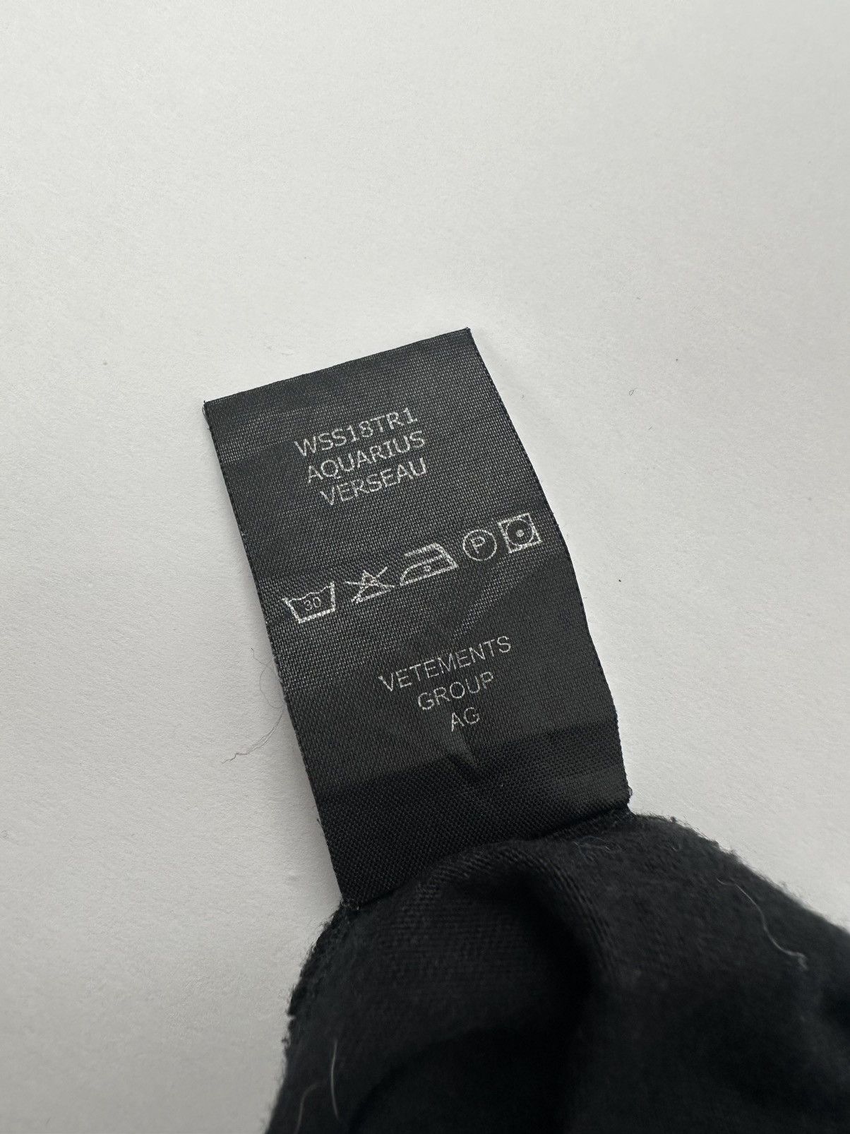 Vetements Vetements - Demna “Aquarius Star Graphic Tee” Size US XS / EU 42 / 0 - 13 Thumbnail