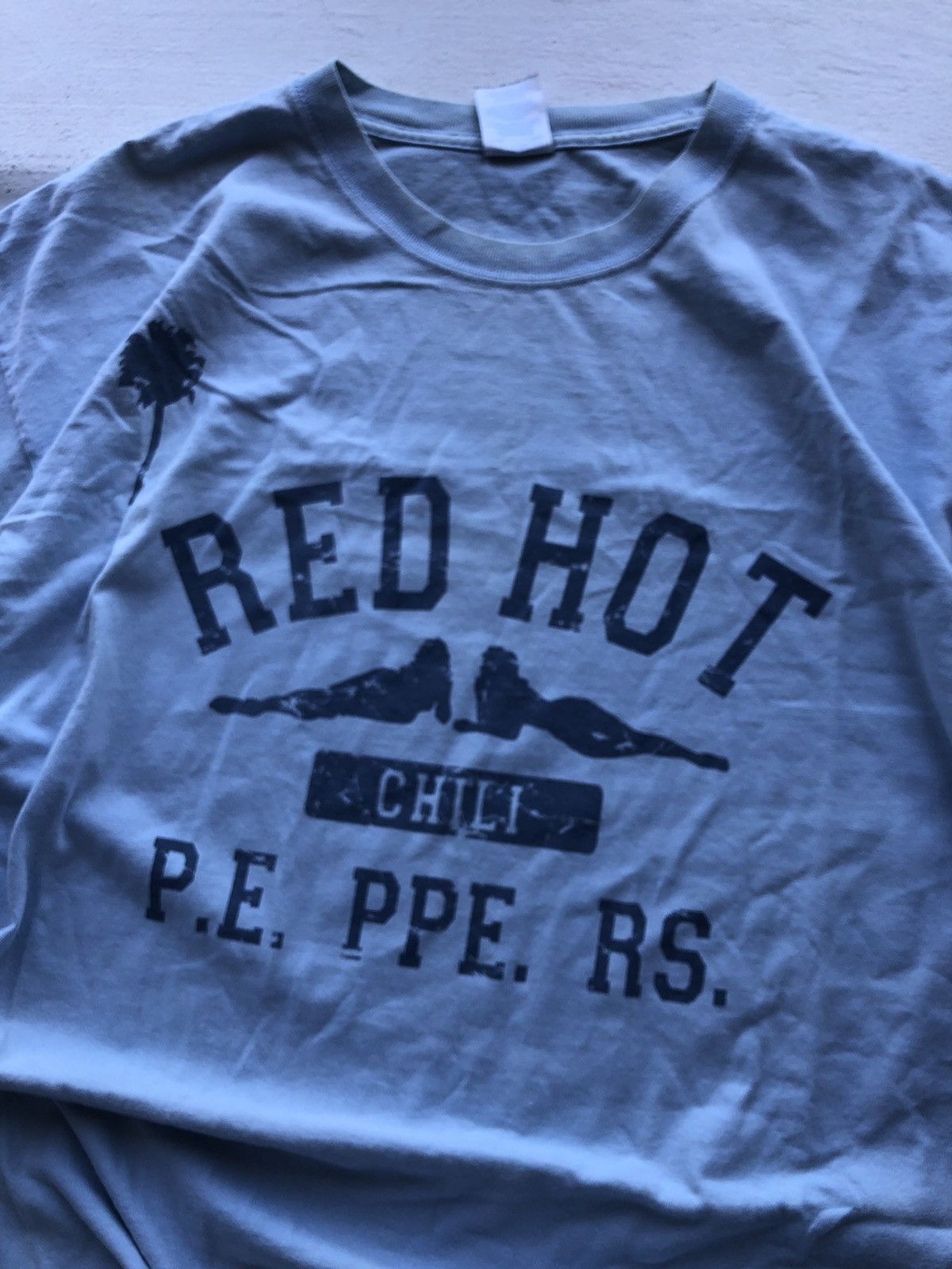 Band Tees 90s Red Hot Chilli Papers Very Vintage Band Tees Size US XL / EU 56 / 4 - 2 Thumbnail