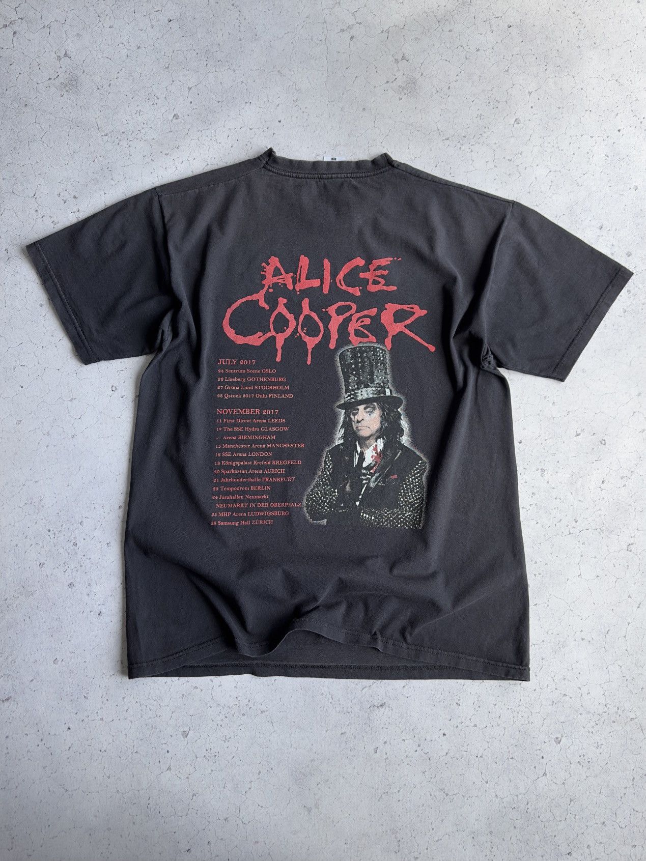Band Tees Vintage Alice Cooper Tour 2017 Band Tee y2k Size US L / EU 52-54 / 3 - 2 Thumbnail