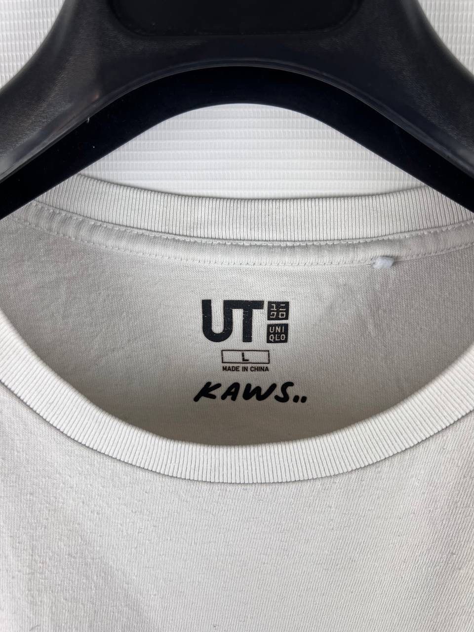 Uniqlo Kaws Uniqlo t-shirt size L Size US L / EU 52-54 / 3 - 3 Thumbnail