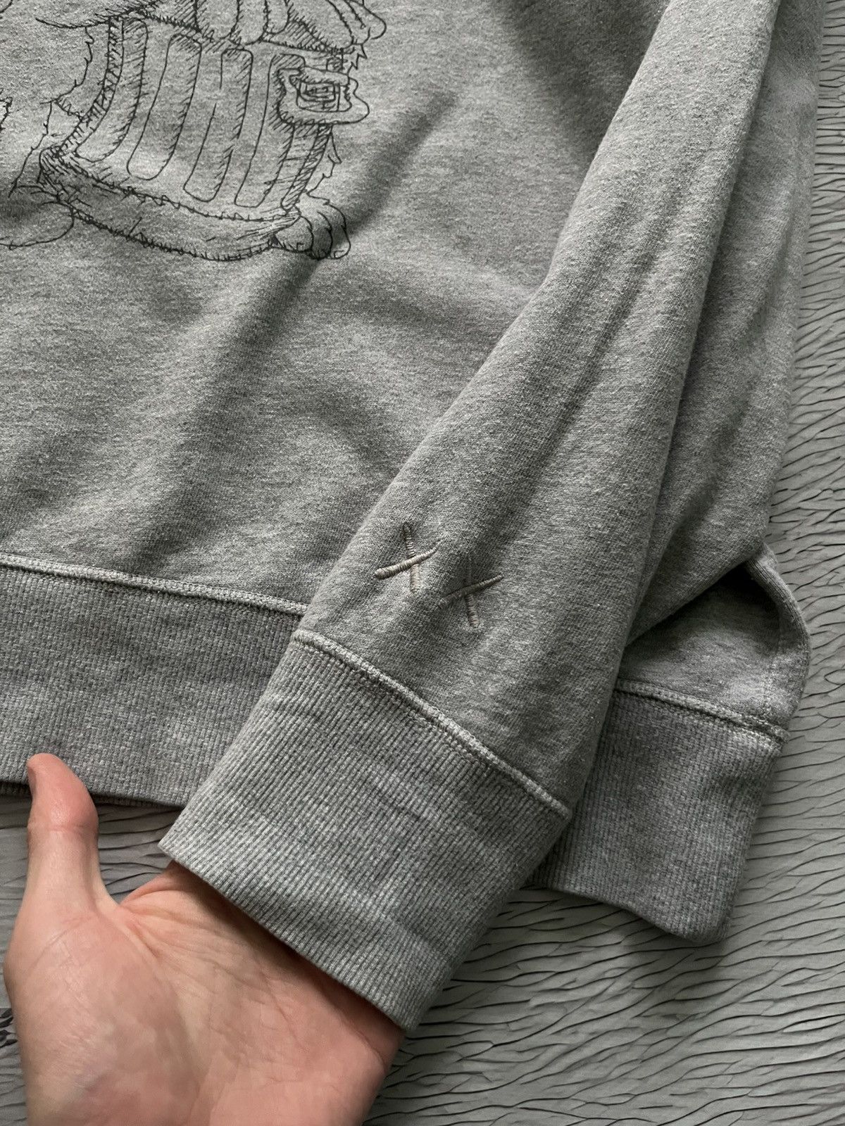 Kaws × Uniqlo Uniqlo x Kaws Sweatshirt Streetwear Gray Size US M / EU 48-50 / 2 - 3 Thumbnail