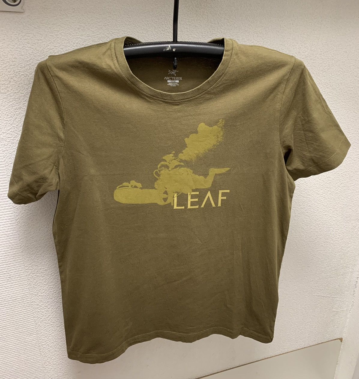 Arc'teryx × Outdoor Life Arcteryx y2k leaf olive t-shirt M