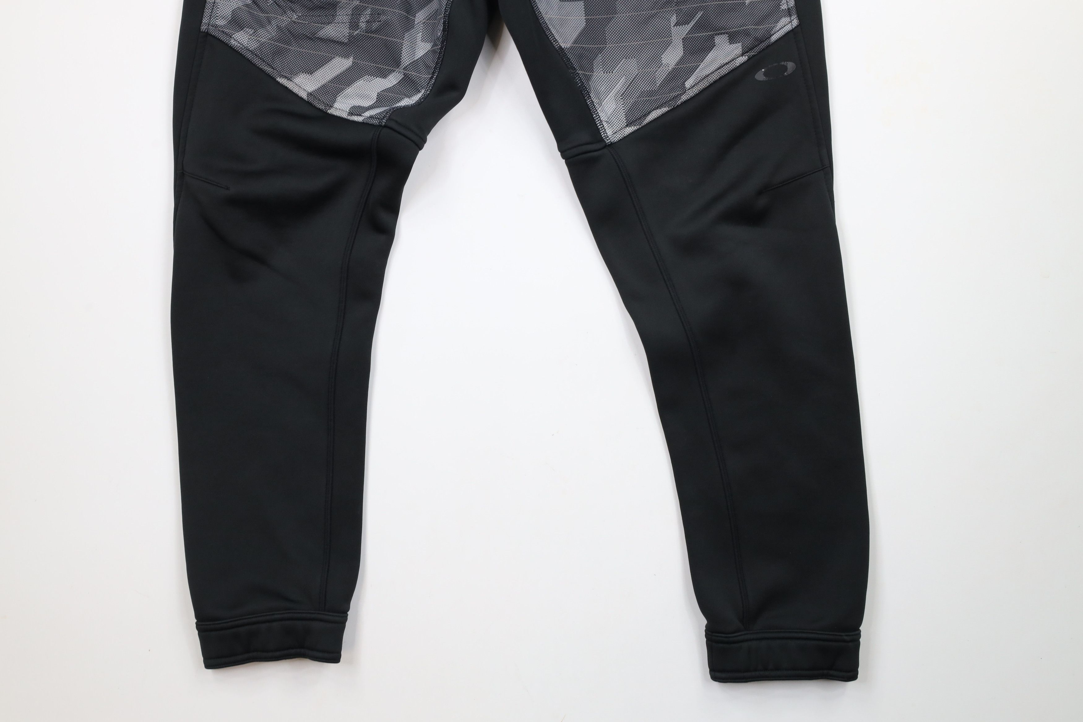 Oakley × Vintage Vintage Y2K Oakley Camouflage Cuffed Joggers Pants Size US 36 / EU 52 - 4 Thumbnail