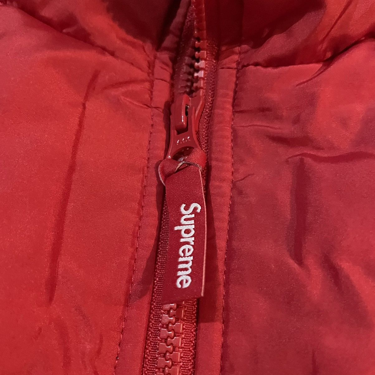 Supreme Supreme Embossed and Beveled Logo Down Puffer Jacket Red L Size US L / EU 52-54 / 3 - 4 Thumbnail