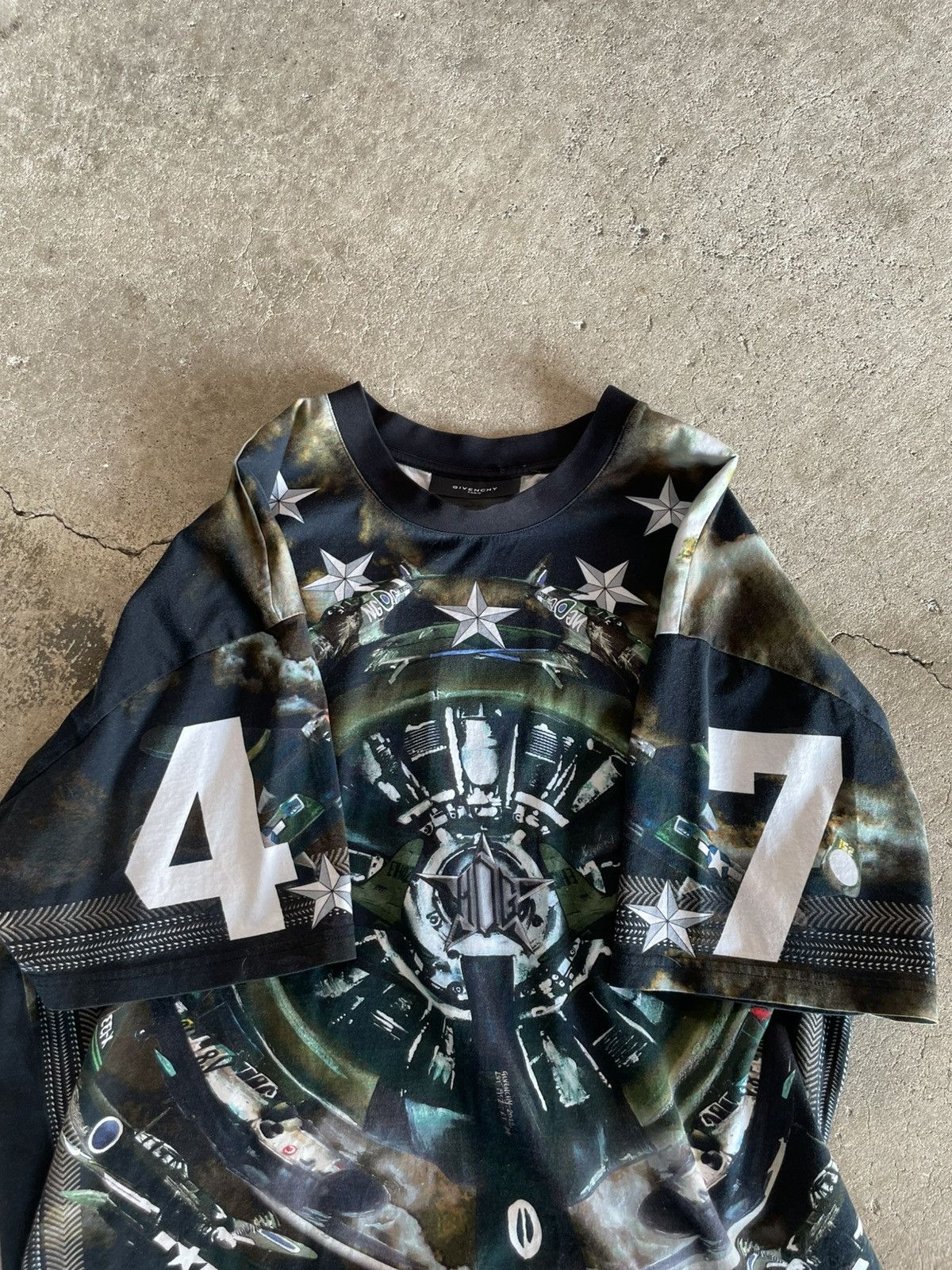 Givenchy Givenchy Air Plane T-shirt Size US XL / EU 56 / 4 - 4 Thumbnail