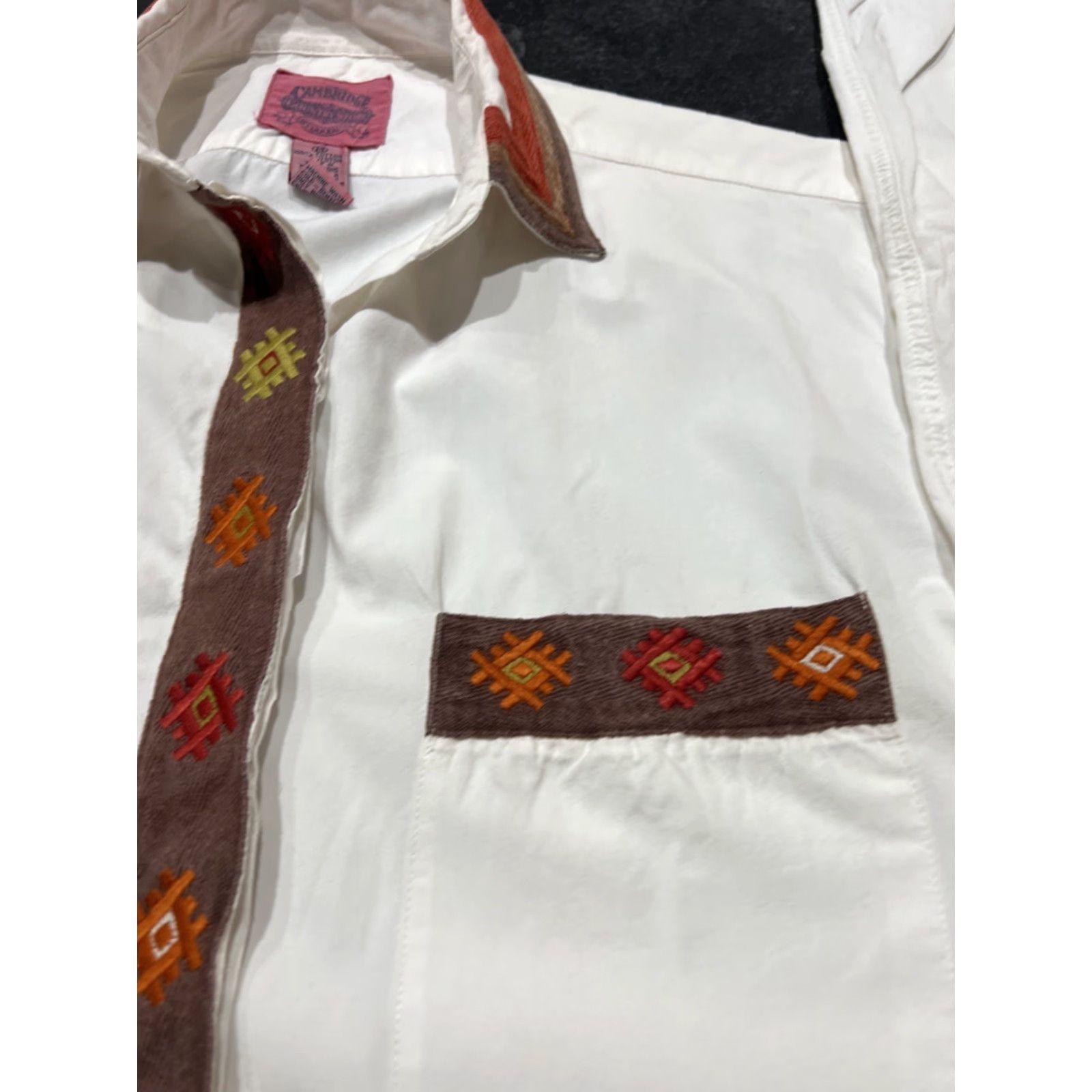 Vintage VINTAGE Cambridge Dry Goods Women's Shirt Short Sleeve Collared Button-Up 100% Cotton Chambray Embroidered Aztec 90s Festival Size M / US 6-8 / IT 42-44 - 5 Thumbnail