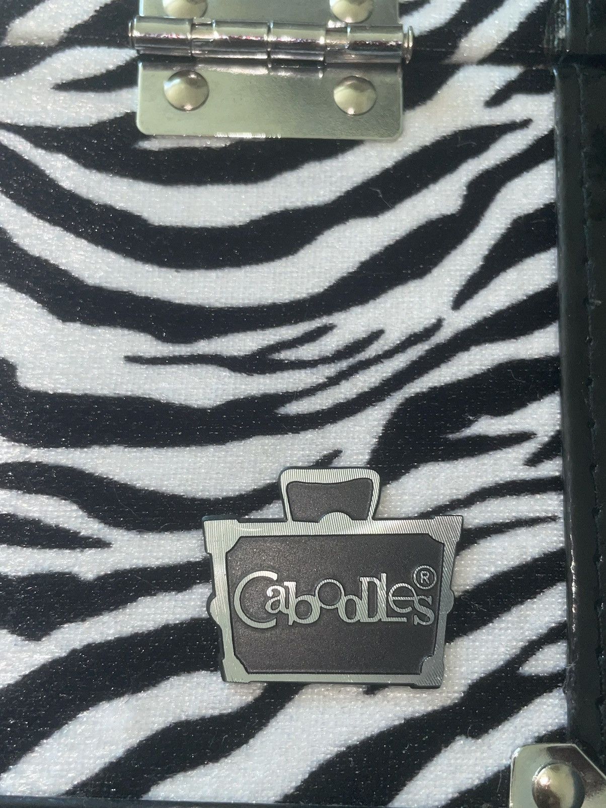 Vintage Caboodles 2013 Zebra Rockstar Train Case Size ONE SIZE - 11 Thumbnail