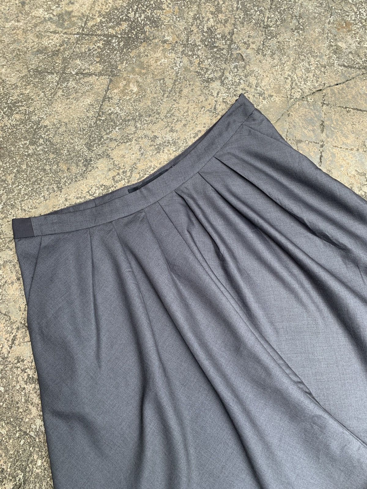 If Six Was Nine × Japanese Brand × Le Grande Bleu (L.G.B.) Unplugged Museum Japan Chalcoal Loose Size Capri Pants Size US 34 / EU 50 - 3 Thumbnail
