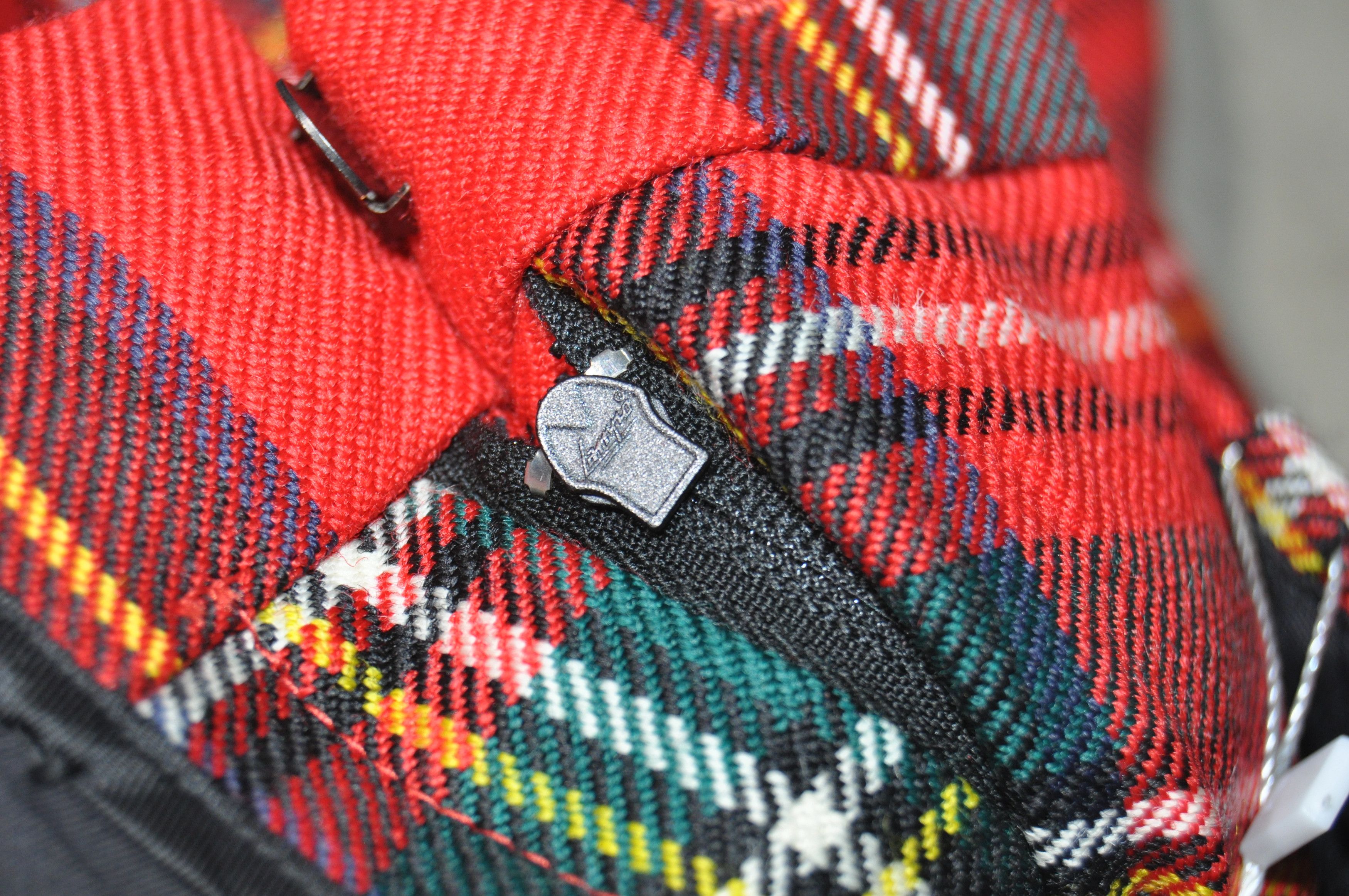 Balenciaga Balenciaga - DG - S/S 18 - Convertible Tartan Pants Size 26" / US 2 / IT 38 - 7 Thumbnail