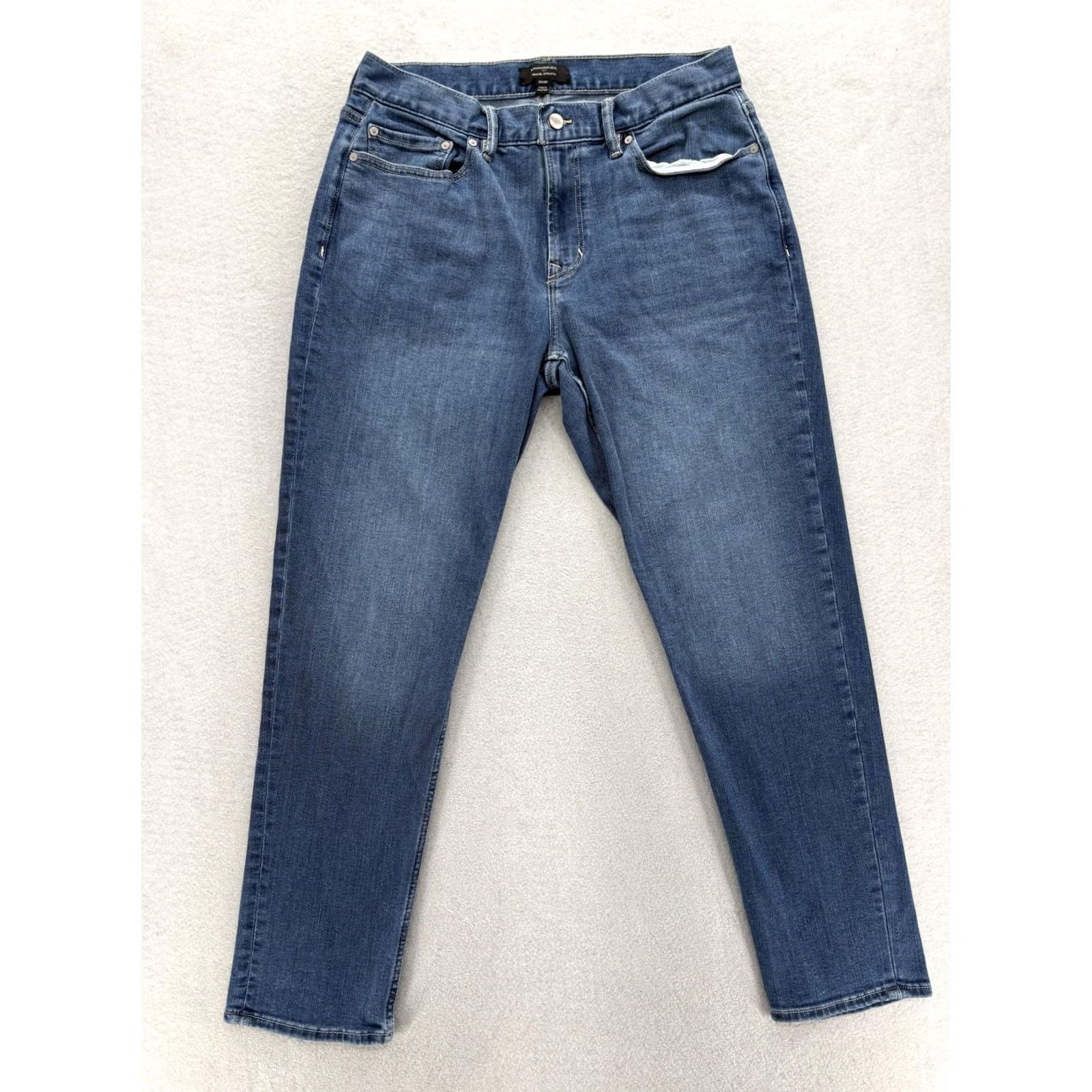 Banana Republic Banana Republic Travel Athletic Jeans Mens 33x30 Blue Wash Tapered Stretch Denim Pants Jeans Mens Navy Blue Athletic Fit Denim Jeans Size US 33 - 2 Thumbnail