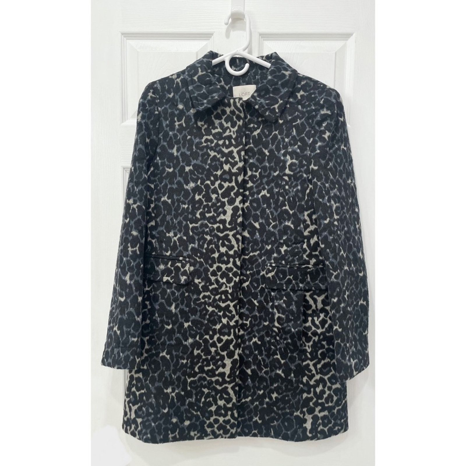 Loft Ann Taylor LOFT Animal Print Coat Size M / US 6-8 / IT 42-44 - 1 Thumbnail