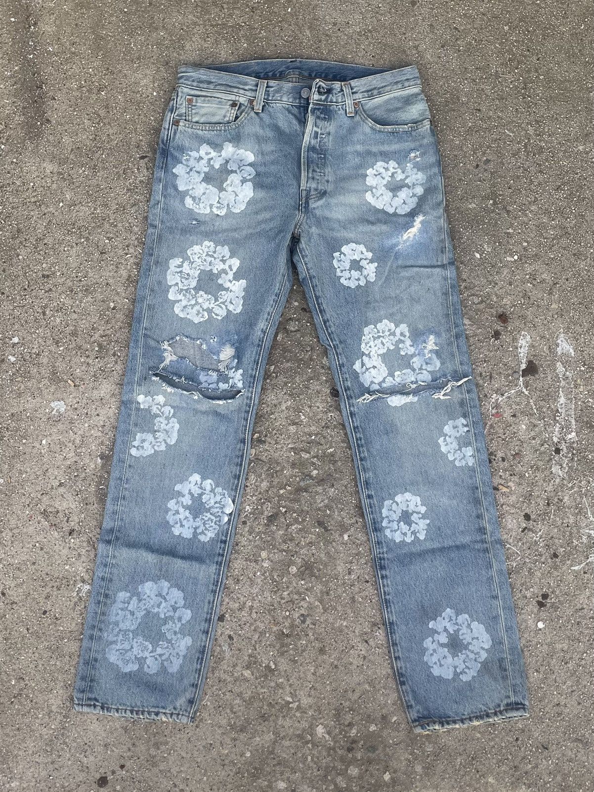 Distressed Cotton Wreath Jean Dirty Wash