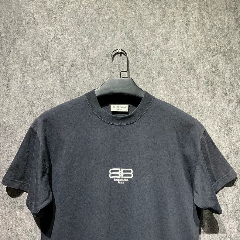 Balenciaga Balenciaga Lock Short Sleeve 2502-Nextarrow Size US S / EU 44-46 / 1 - 3 Thumbnail