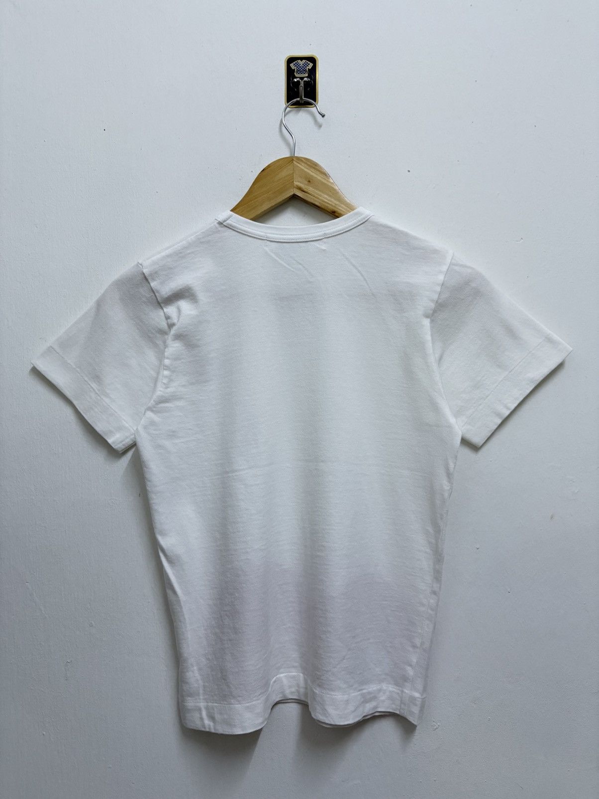 Comme des Garcons PLAY AD2008 Comme des Garcons PLAY Half Heart Down Logo T-Shirt Size XXS / US 00 / IT 34 - 2 Thumbnail