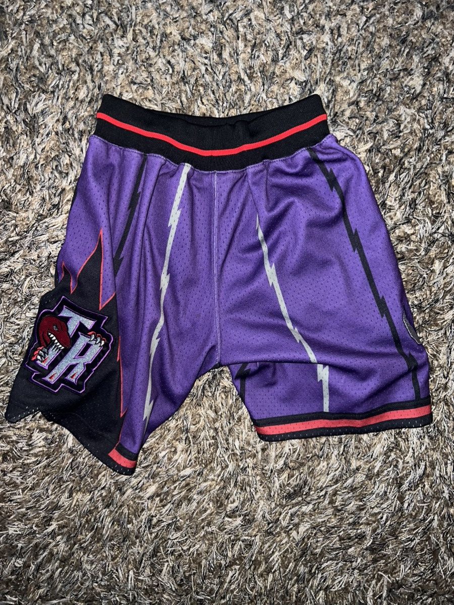Mitchell & Ness Mitchell Ness Toronto Raptors Authentic Shorts 98 99 Size US 30 / EU 46 - 7 Thumbnail