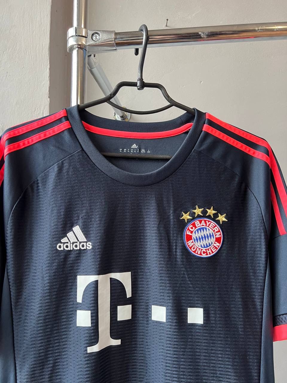 Adidas 2015/16 BAYERN MUNICH AWAY SOCCER JERSEY FOOTBALL SHIRT XL Size US XL / EU 56 / 4 - 4 Thumbnail