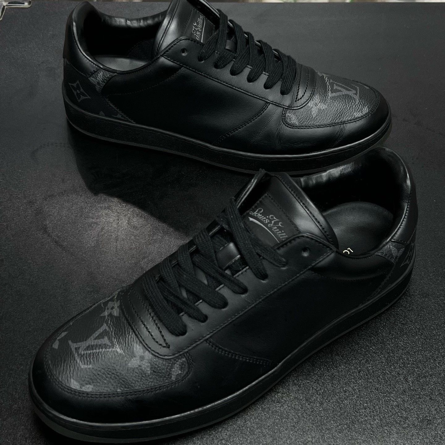 Louis Vuitton Louis Vuitton Black Shoes Low Top Size US 10 / EU 43 - 1 Thumbnail