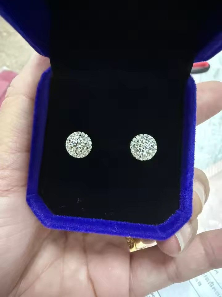 Jewelry Moissanite 0.5 ct earrings - send offers Size ONE SIZE - 1 Thumbnail