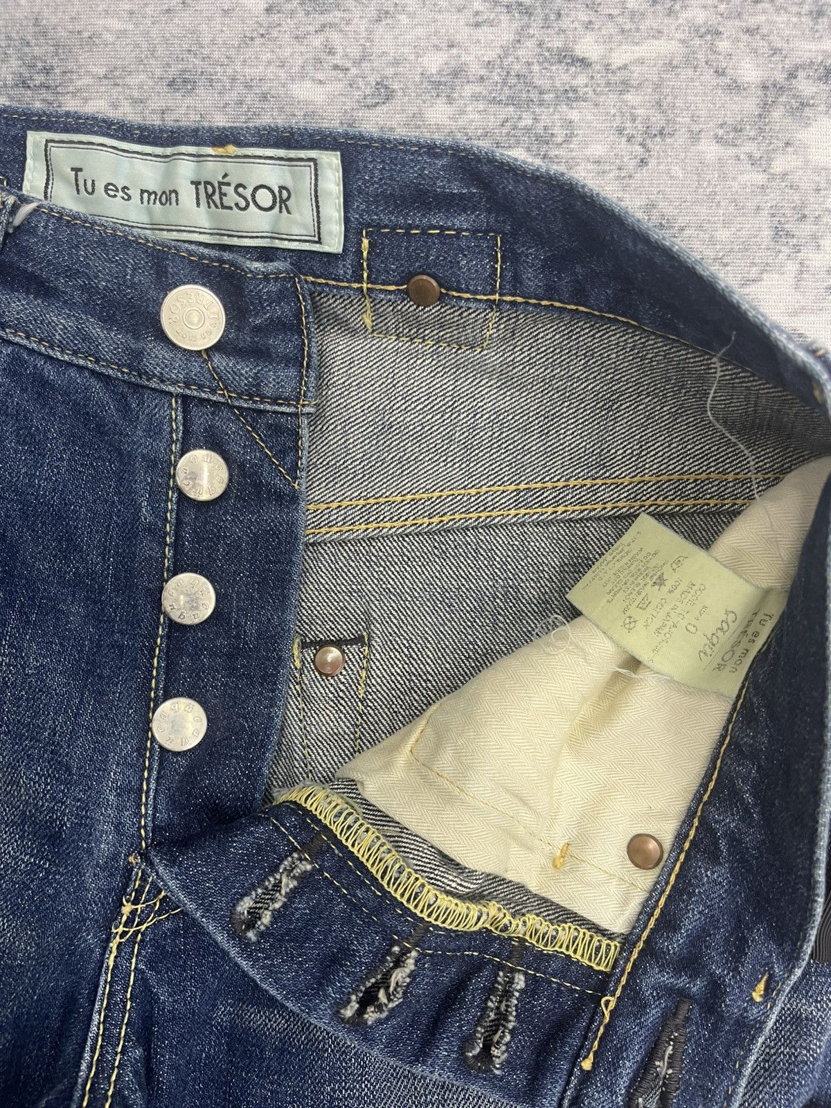 Japanese Brand Tu Es Mon Trésor Selvedge Fly Button Distressed Denim Size US 28 / EU 44 - 8 Thumbnail