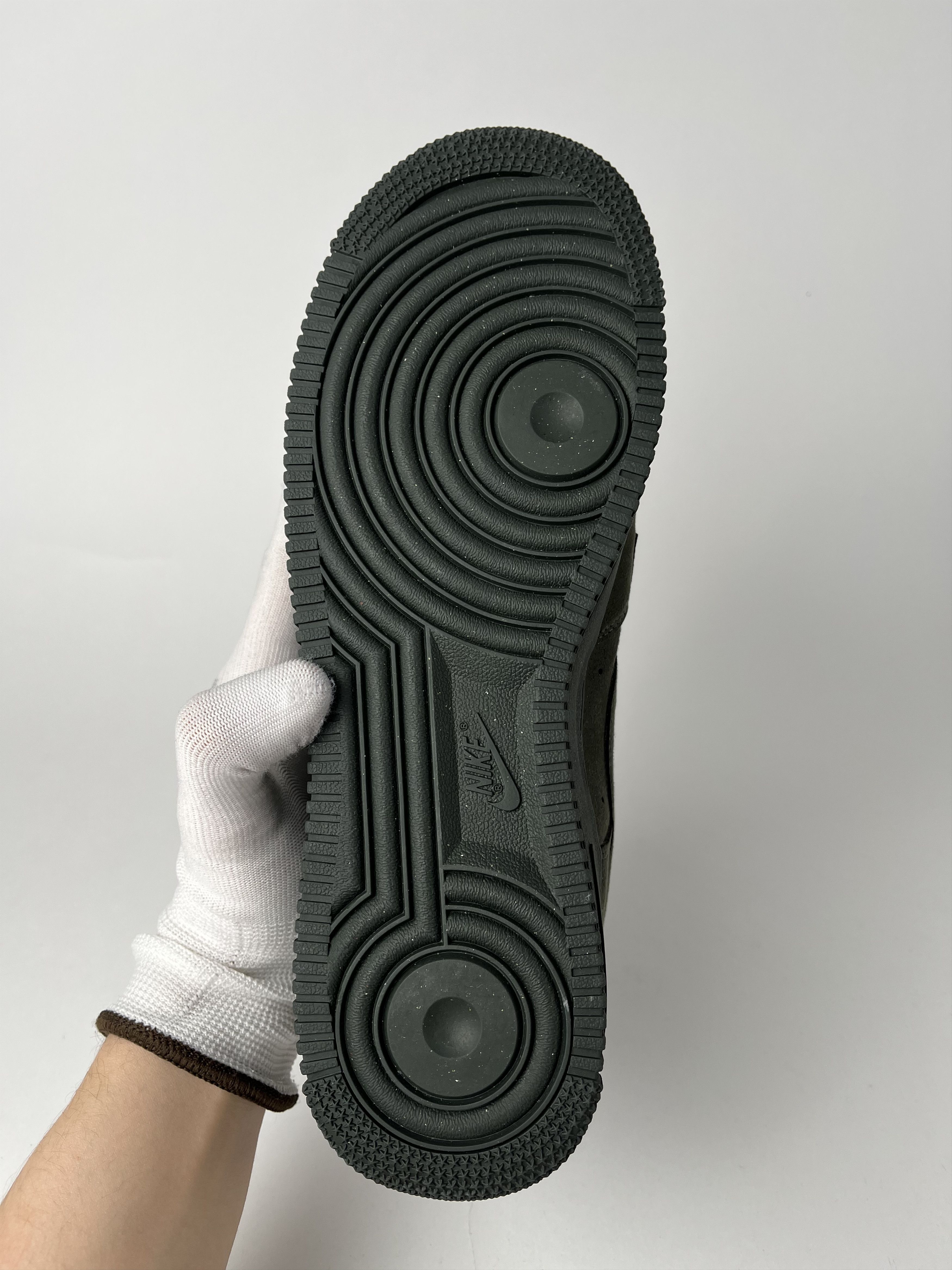 Billie Eilish × Nike High-top sneakers Nike x Billie Eilish Air Force 1 High '07 Size US 8.5 / EU 41-42 - 7 Thumbnail