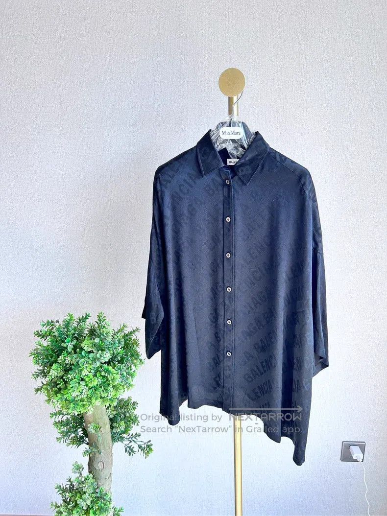 Balenciaga Balenciaga size 36 Extra Large Black Printed Silk Short Sl Size S / US 4 / IT 40 - 1 Thumbnail