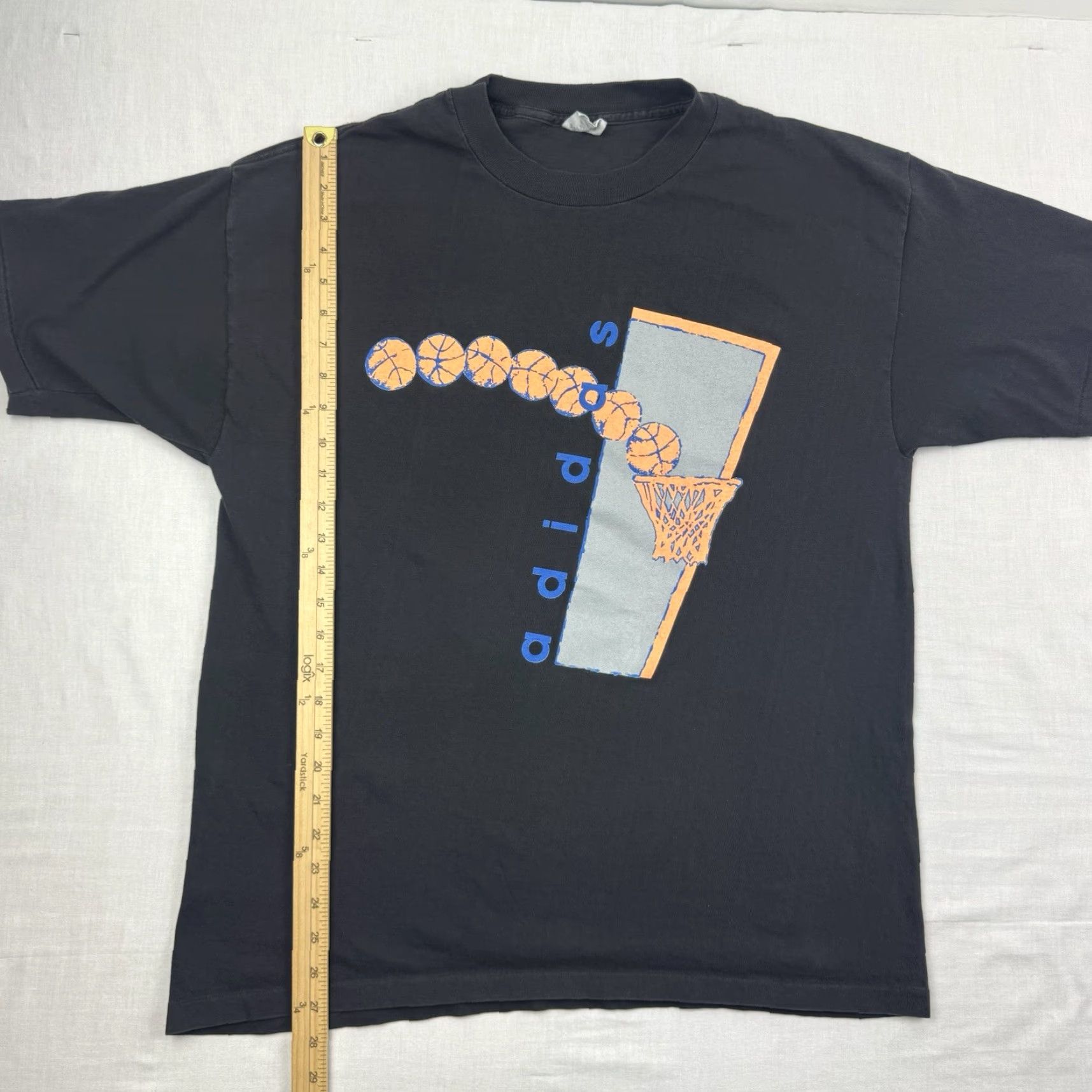 Adidas VINTAGE adidas T-Shirt Men L Black Graphic 80s USA Basketball Shirt Adult Large Regular Fit Mens Size US L / EU 52-54 / 3 - 6 Thumbnail