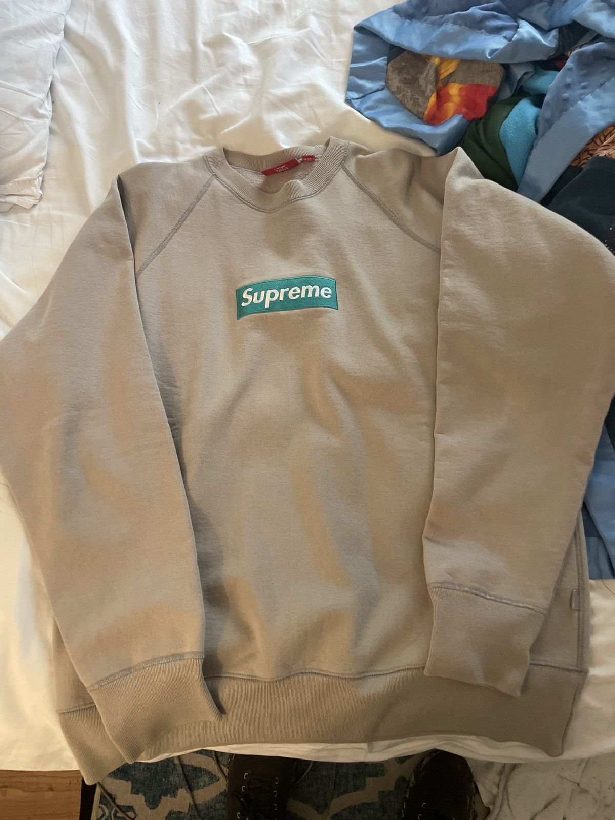 Supreme 2005 supreme Teal on oatmeal box logo crewneck Size US L / EU 52-54 / 3 - 5 Thumbnail