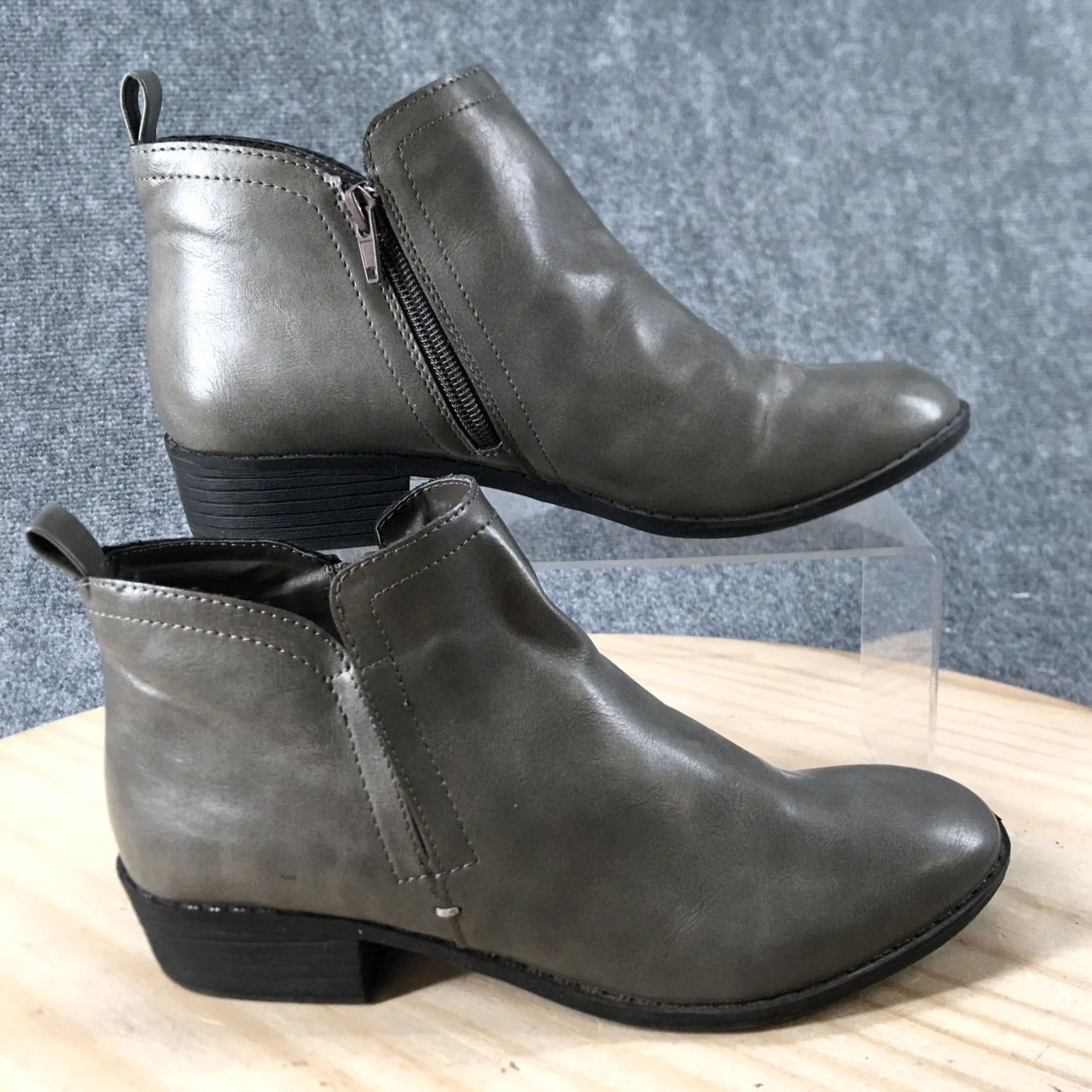 Vintage American Rag Womens Boots Cadee Ankle Booties Heels Beige Faux Leather Zip 8.5 M Size US 9 / IT 39 - 2 Thumbnail