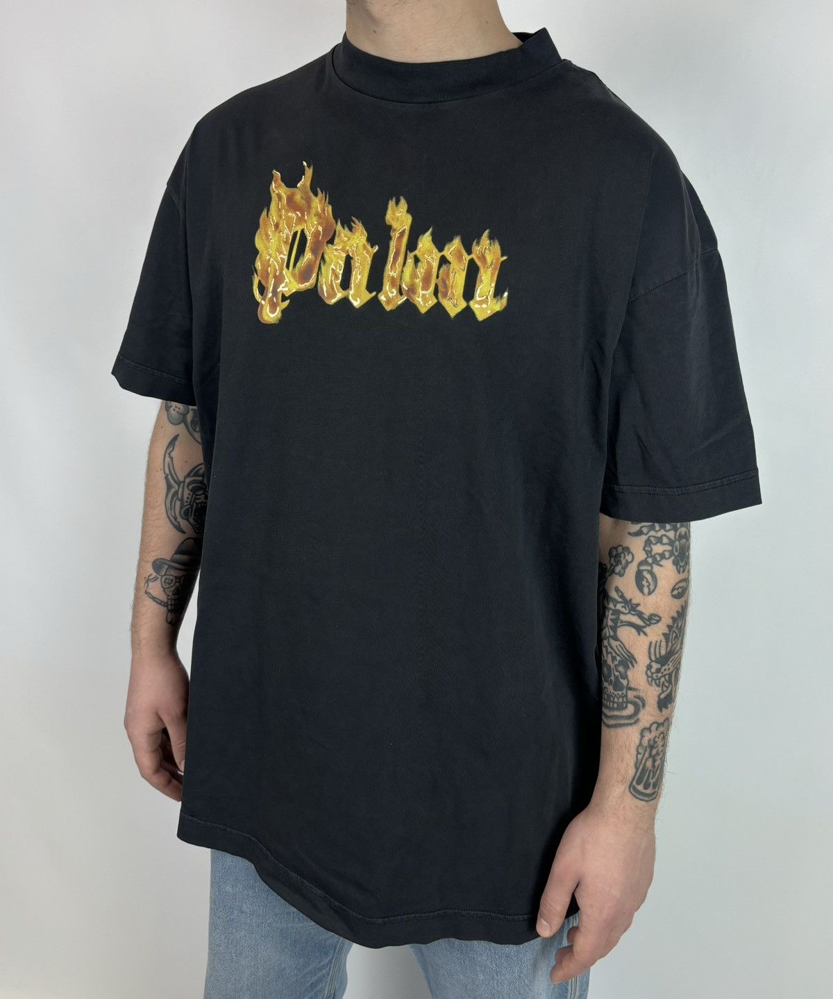 Palm Angels New Palm Angels Burning Logo T-Shirt With a "fire" print. Size US XL / EU 56 / 4 - 1 Thumbnail