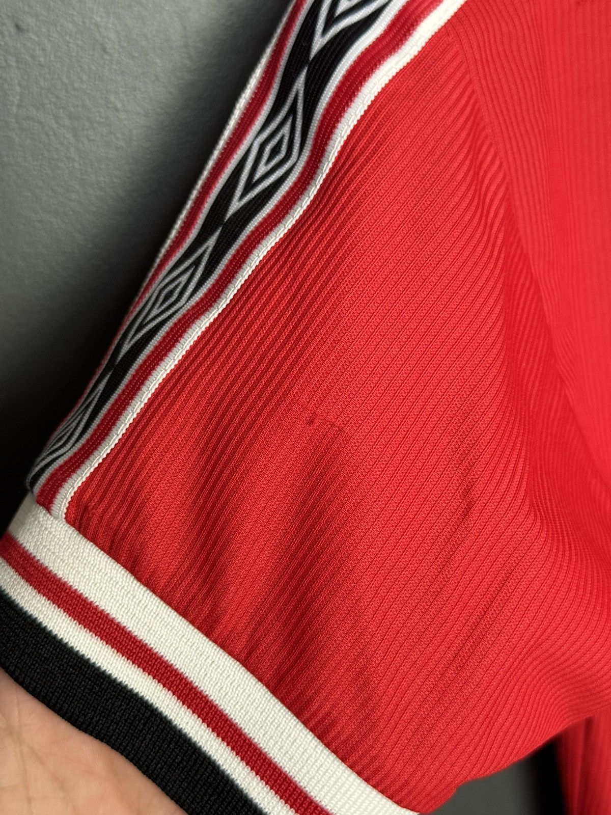 Umbro KIDS Manchester United 98/00 Home Football Jersey Shirt Size US XS / EU 42 / 0 - 20 Thumbnail