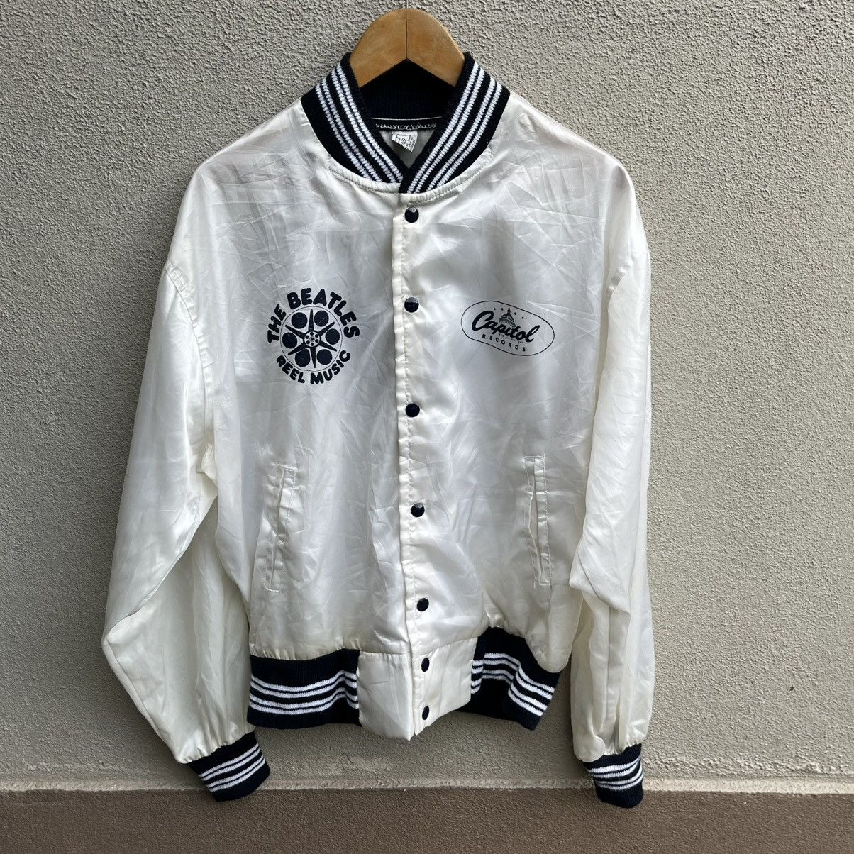Band Tees Vintage rare 70s THE BEATLES band capitol records jacket Size US XL / EU 56 / 4 - 1 Thumbnail
