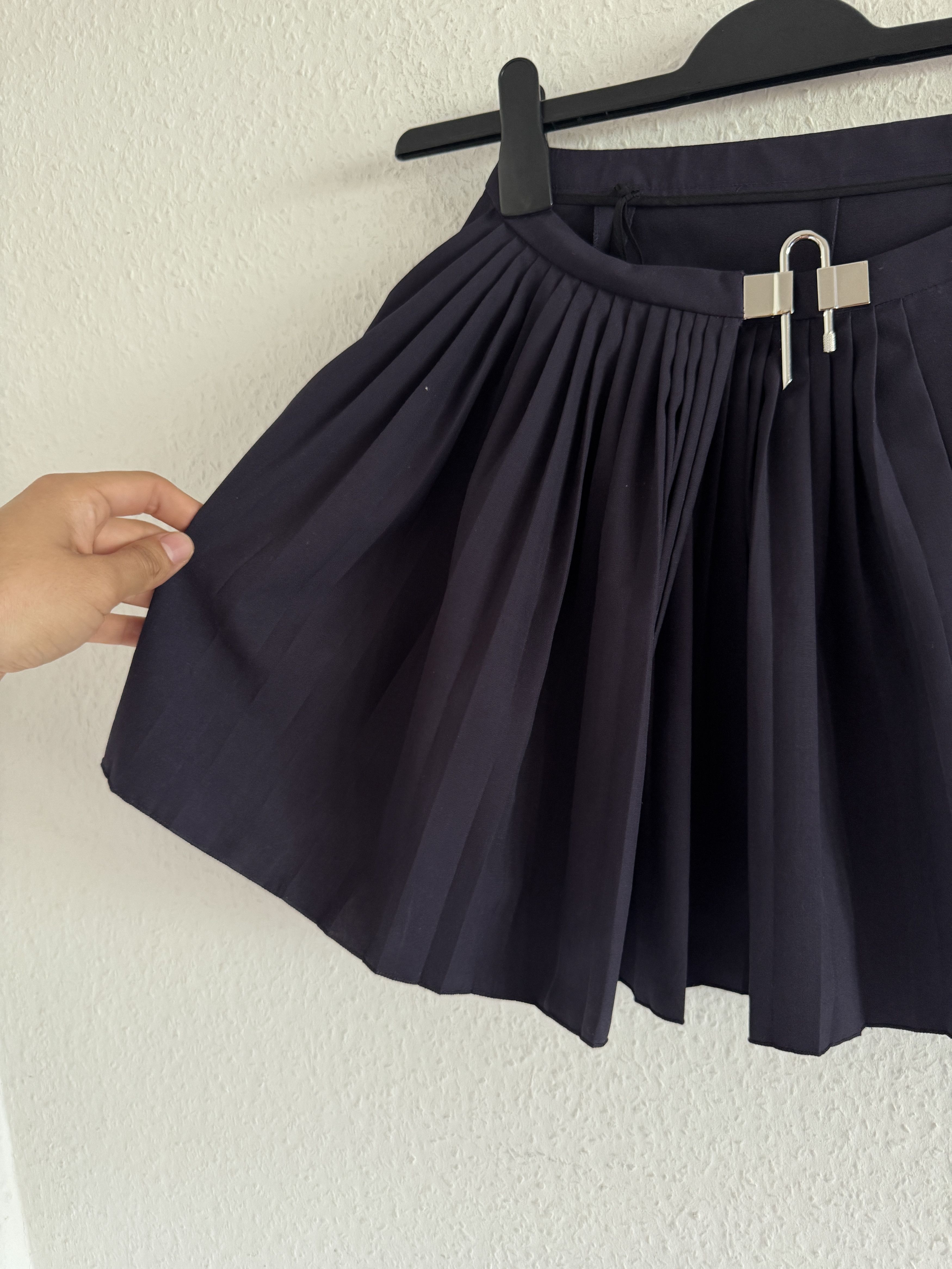 Givenchy Pleated Mini Skirt in Dark Purple (Sample) Size 26" / US 2 / IT 38 - 4 Thumbnail