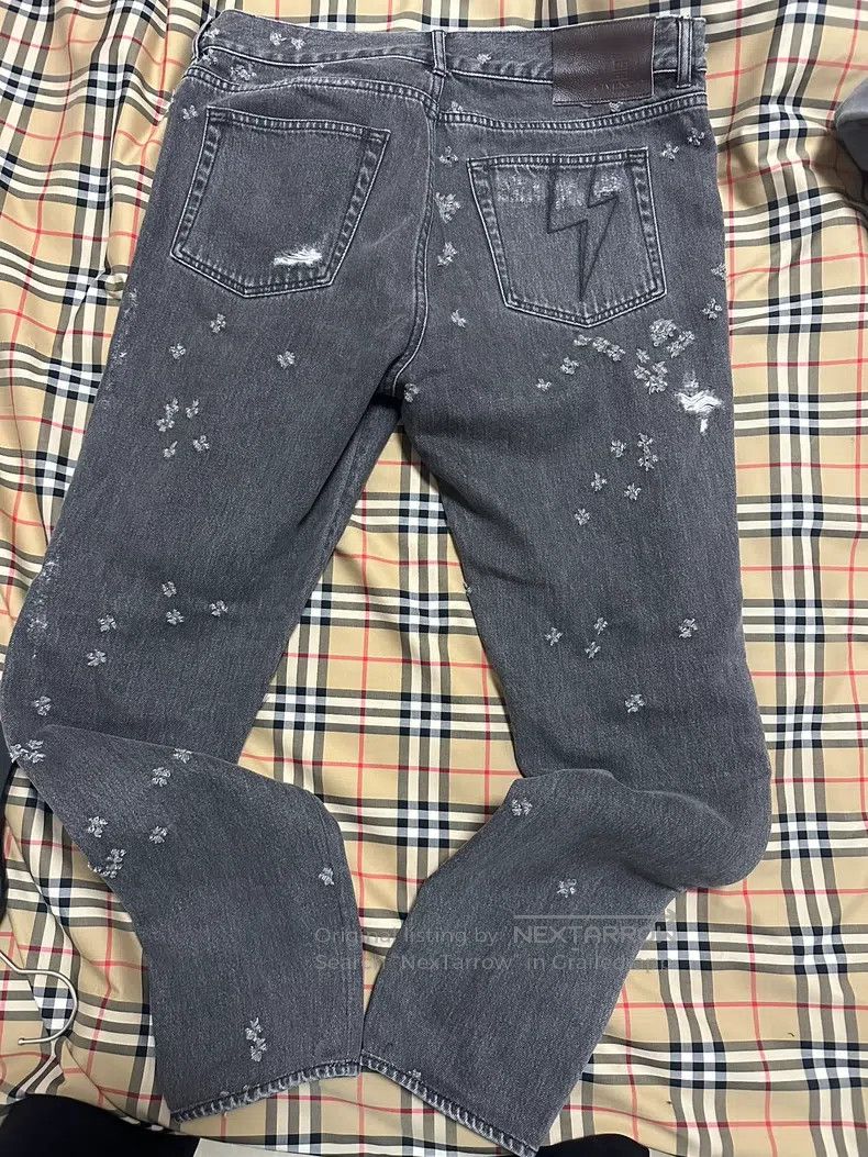 Givenchy Givenchy Ripped and aged jeans Size US 33 - 2 Thumbnail