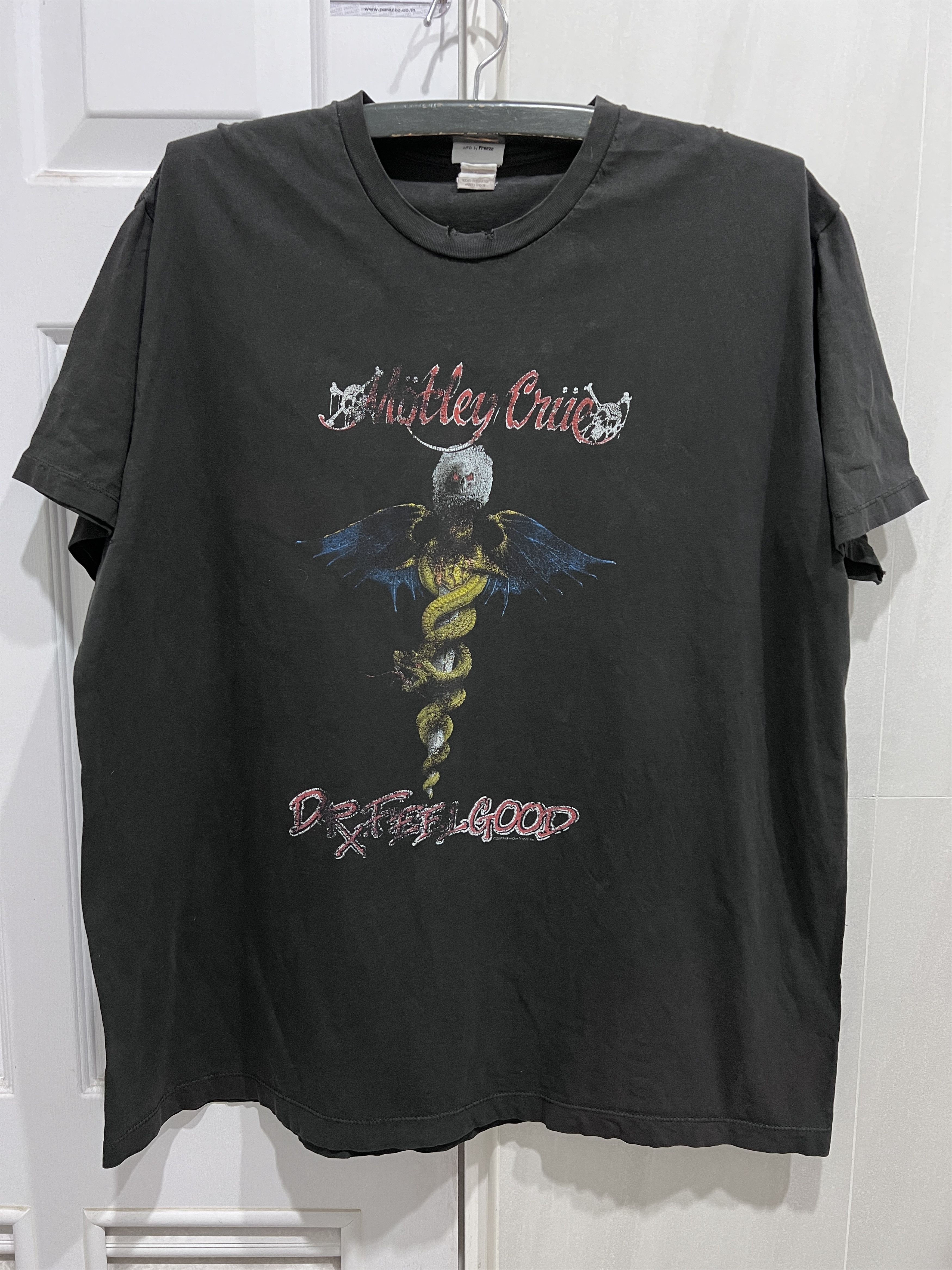 Band Tees × Vintage Vintage Y2K Motley Crue Tee 2XL Distressed Faded Thrashed Size US XXL / EU 58 / 5 - 2 Thumbnail