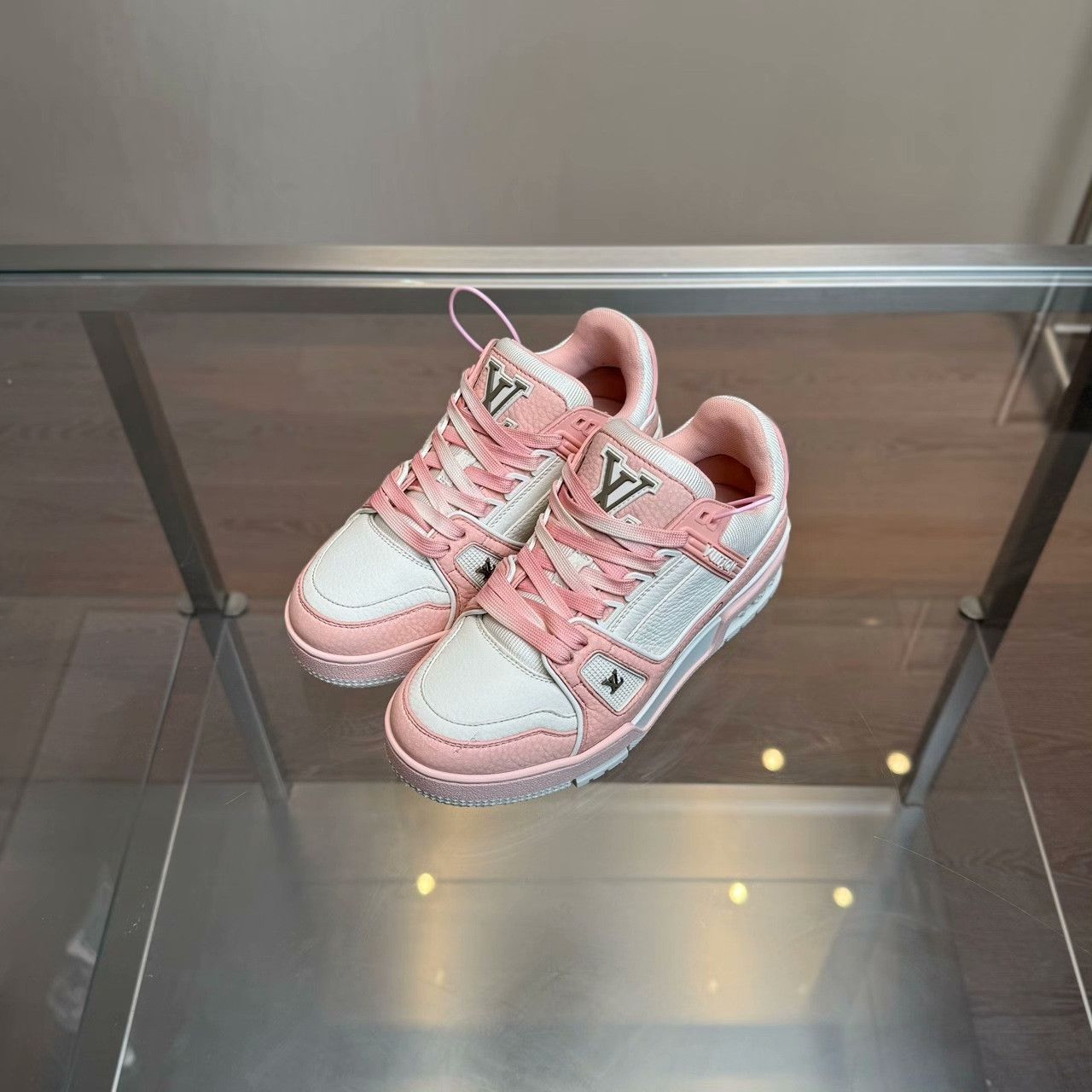 Louis Vuitton Louis Vuitton Training Pink Lowtop Sneakers 35 Women Size US 5 / IT 35 - 1 Thumbnail