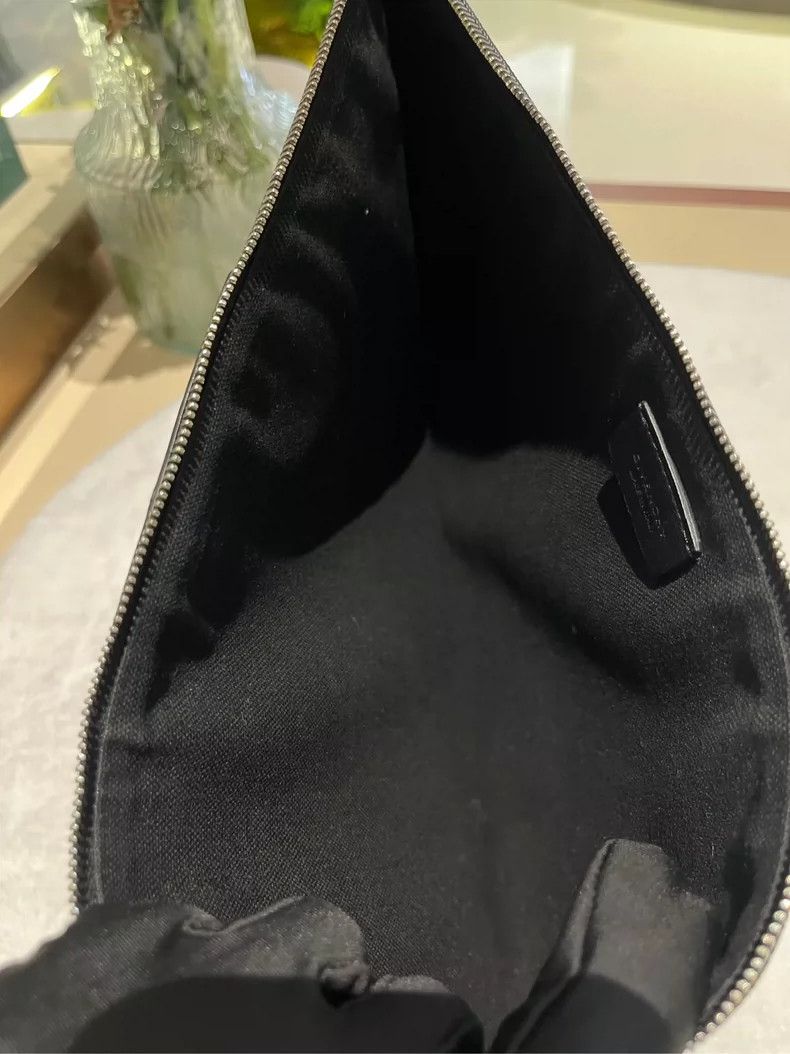 Givenchy Givenchy Large Dog Head Handbag Size ONE SIZE - 4 Thumbnail